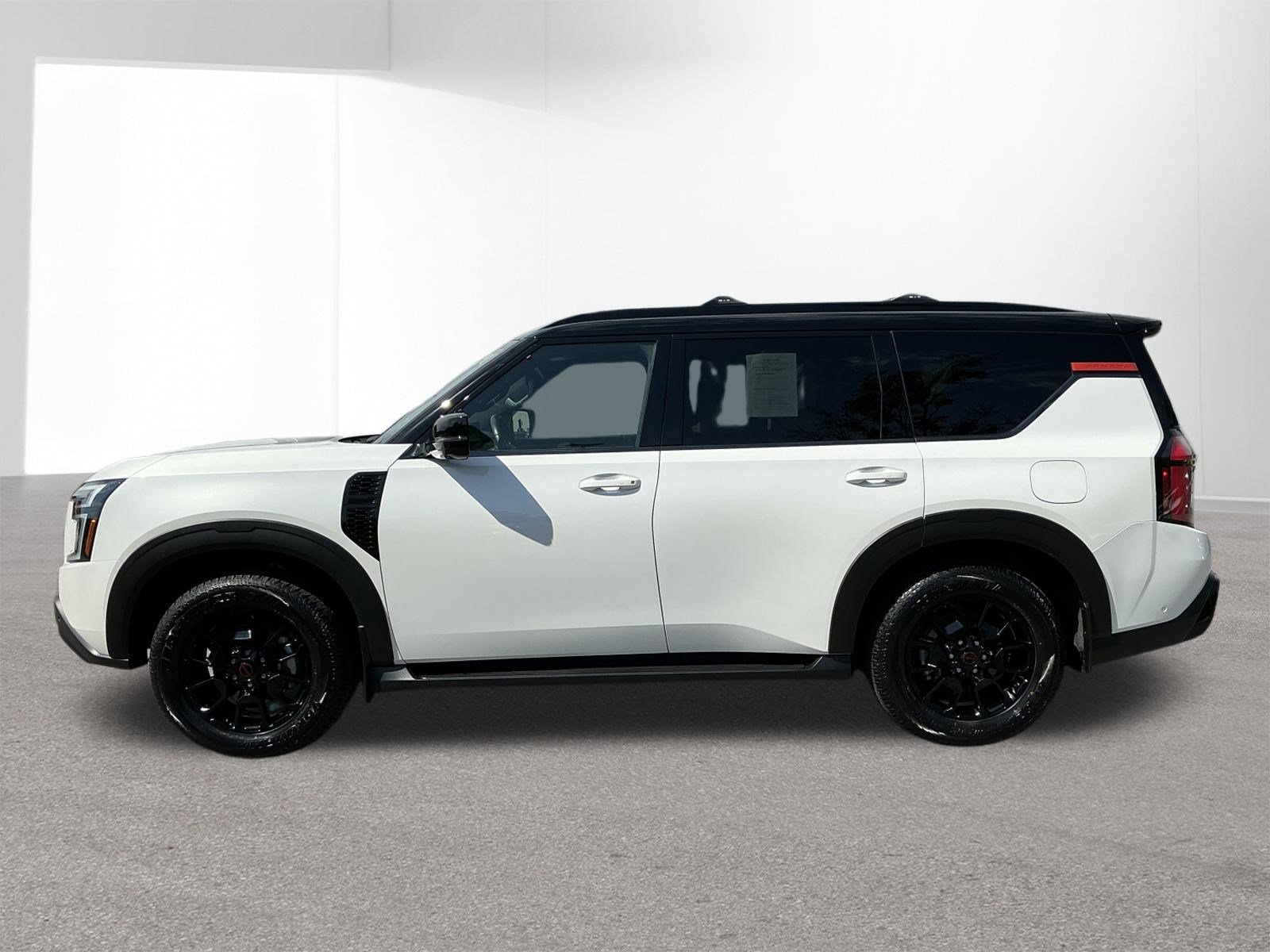 Used 2025 Nissan Armada PRO-4X AWD/4WD image 6