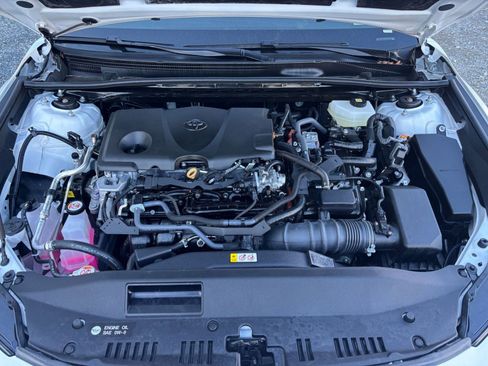 Used 2025 Toyota Camry LE image 28