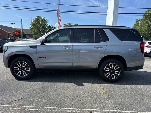 Used 2023 GMC Yukon AT4 w/ AT4 Premium Package AWD/4WD image 6
