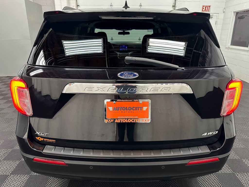 Used 2022 Ford Explorer XLT AWD/4WD image 9