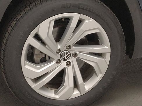 Used 2021 Volkswagen Atlas SE image 31