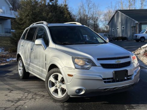 Used 2015 Chevrolet Captiva Sport LT w/ Convenience Package image 2
