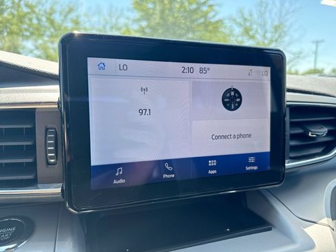 Used 2024 Ford Explorer XLT w/ Equipment Group 202A AWD/4WD image 14
