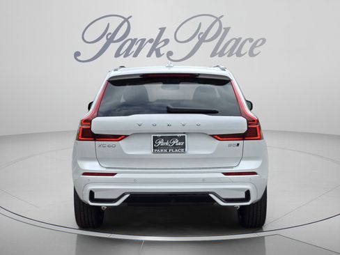 Used 2026 Volvo XC60 B5 Plus w/ Protection Package Premier AWD/4WD image 4