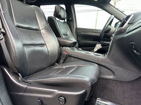 Used 2018 Jeep Grand Cherokee Limited w/ Luxury Group II image 31