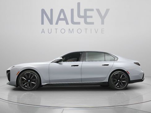 Used 2023 BMW 760i xDrive w/ Executive Package AWD/4WD image 4