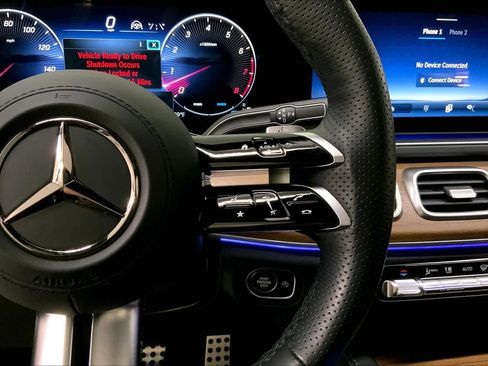 Used 2025 Mercedes-Benz GLS 450 4MATIC image 24