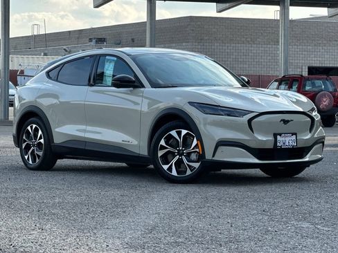 Certified 2025 Ford Mustang Mach-E Select image 2