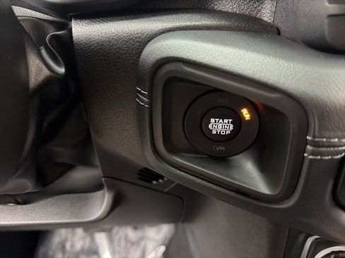 Used 2024 Jeep Wrangler High Altitude AWD/4WD image 21