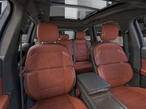 New 2024 Lincoln Nautilus Black Label w/ Jet Appearance Package (87T) image 10