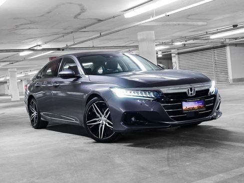 Certified 2021 Honda Accord Touring image 4