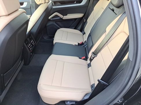 Used 2026 Porsche Cayenne image 19