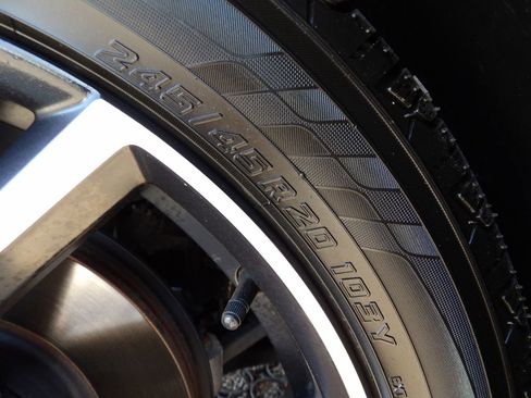 Used 2021 Volvo XC40 T5 R-Design w/ Protection Package Premier image 26