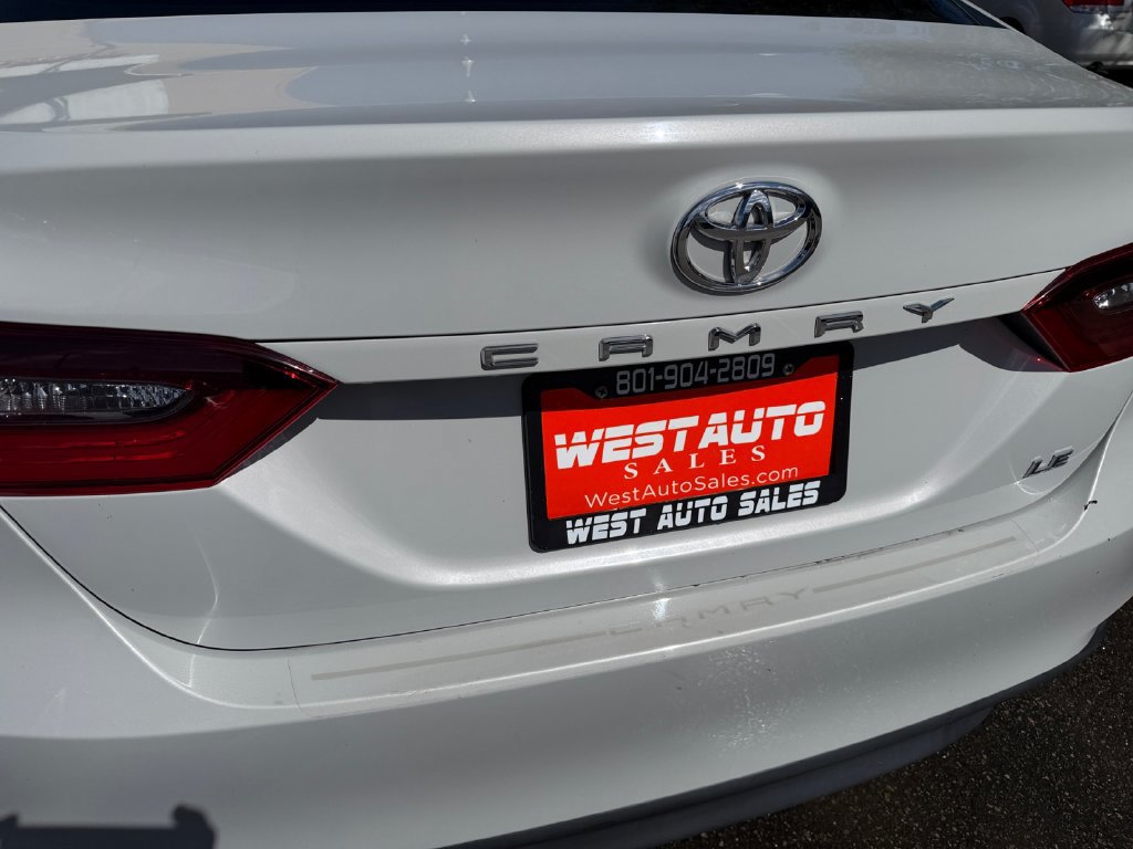 Used 2022 Toyota Camry LE w/ Carpet Mat Package (TMS) FWD image 26