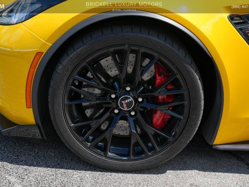 Used 2015 Chevrolet Corvette Z06 w/ 3LZ Preferred Equipment Group RWD image 26