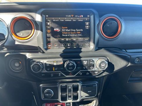 Used 2021 Jeep Gladiator Mojave image 11