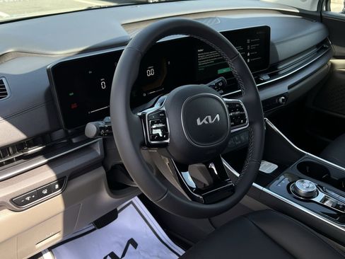New 2026 Kia Carnival EX FWD image 29
