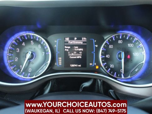 Used 2018 Chrysler Pacifica Touring-L image 24