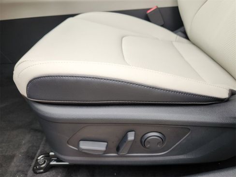 New 2026 Kia Sportage EX image 17