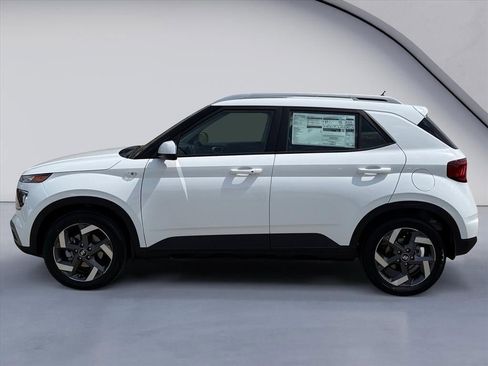 New 2026 Hyundai Venue SEL FWD image 2