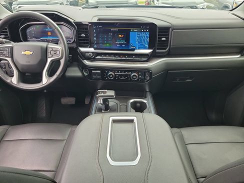 Used 2022 Chevrolet Silverado 1500 LTZ w/ LTZ Convenience Package II AWD/4WD image 11