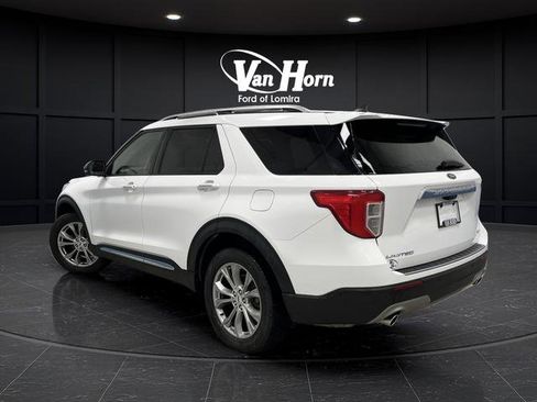 Used 2023 Ford Explorer Limited image 3
