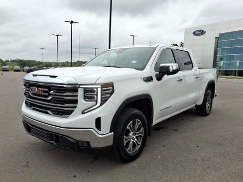 Used 2025 GMC Sierra 1500 SLT AWD/4WD image 7