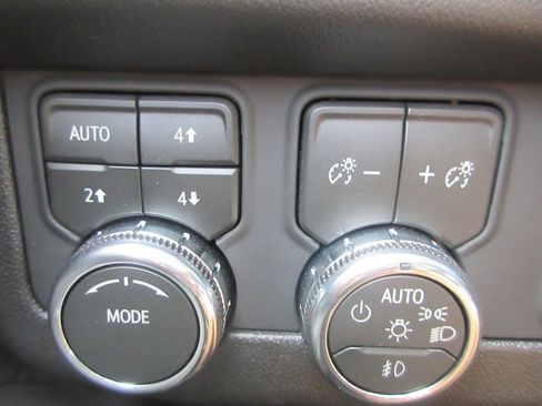 New 2026 GMC Yukon XL Elevation w/ Elevation Premium Package AWD/4WD image 17