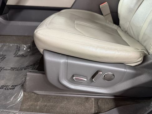 Used 2019 Ford Expedition Limited image 10