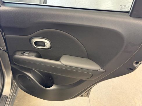 Used 2017 Kia Soul + FWD Hatchback 2.0L 4-Cyl image 18