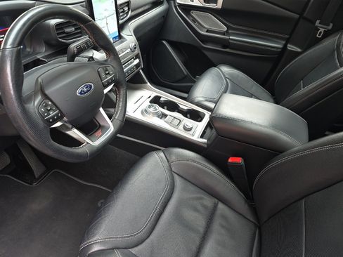 Used 2020 Ford Explorer ST w/ Premium Technology Package image 11