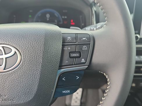 Used 2026 Toyota Camry SE FWD image 18