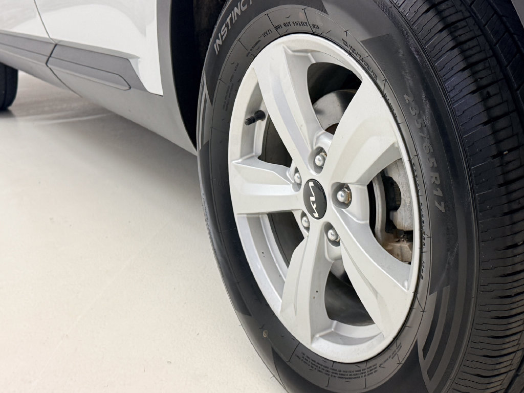 Used 2022 Kia Sorento LX AWD/4WD image 12