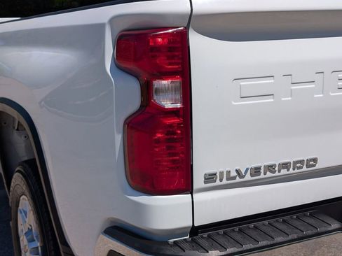 Used 2023 Chevrolet Silverado 2500 LT AWD/4WD image 13