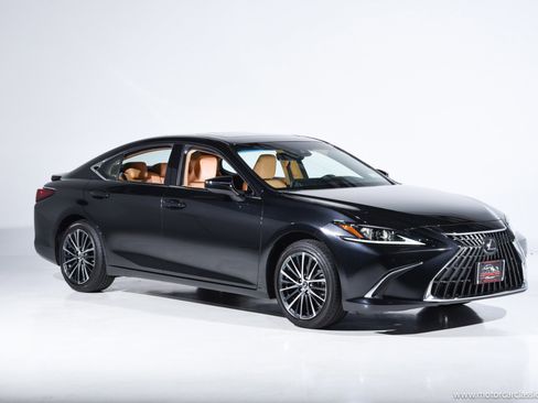 Used 2024 Lexus ES 300h w/ Premium Package image 1