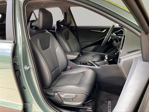 Used 2024 Kia Niro EX FWD image 28