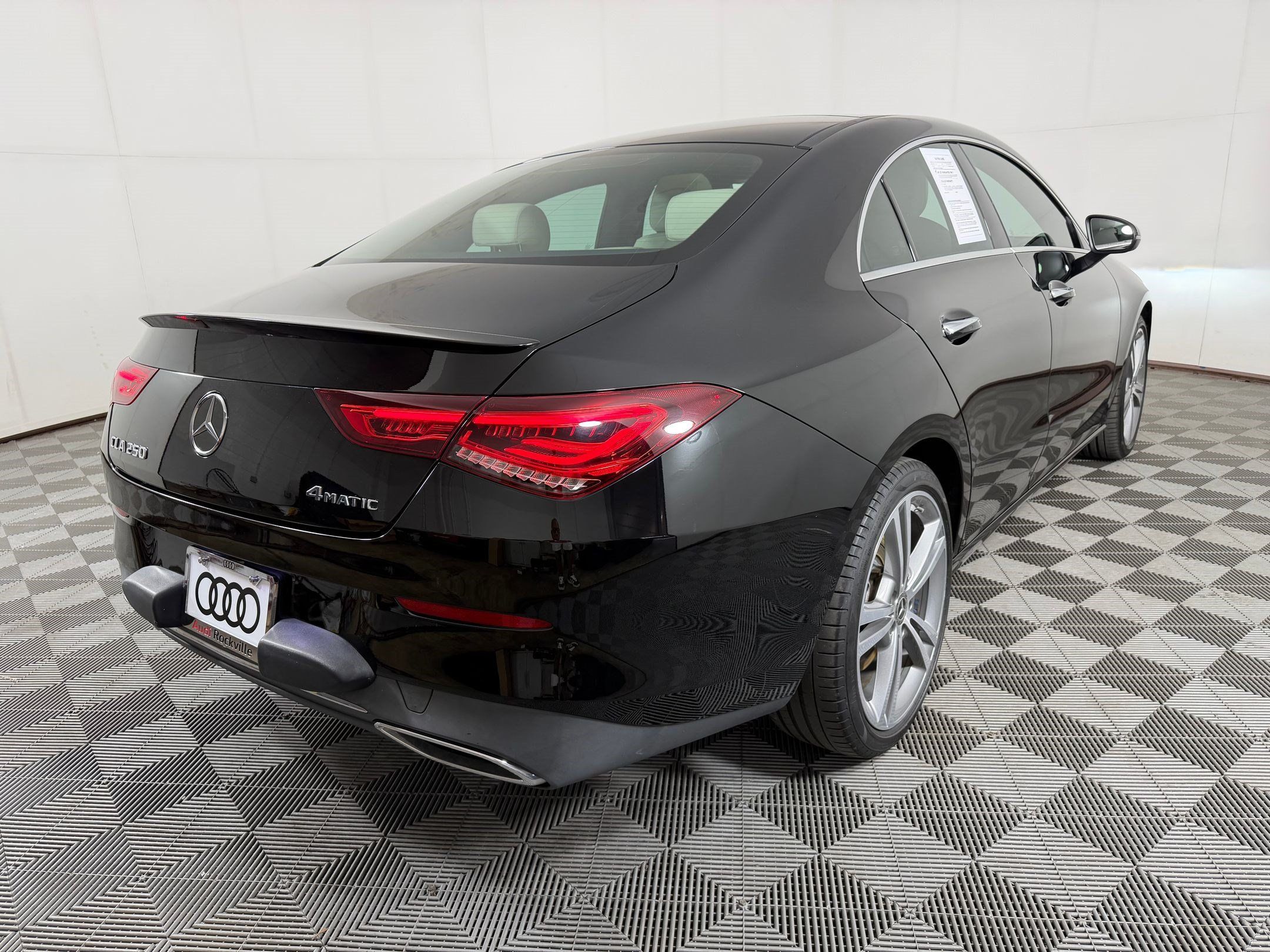 Used 2022 Mercedes-Benz CLA 250 4MATIC image 9