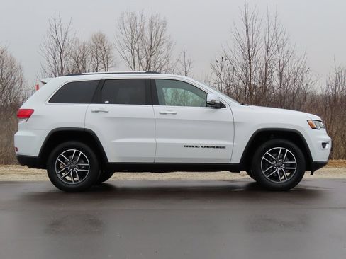 Certified 2019 Jeep Grand Cherokee Limited w/ Trailer Tow Group IV image 2