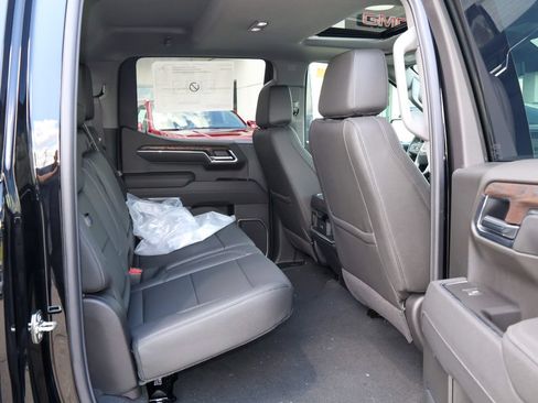 New 2026 GMC Sierra 1500 SLT w/ SLT Premium Plus Package AWD/4WD image 32