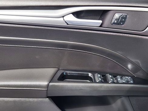 Used 2016 Ford Fusion Titanium FWD image 25