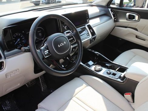 Used 2023 Kia Sorento SX Prestige AWD/4WD image 3
