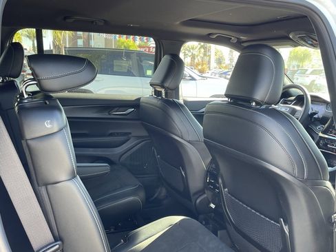 New 2025 Jeep Grand Cherokee L Altitude image 22