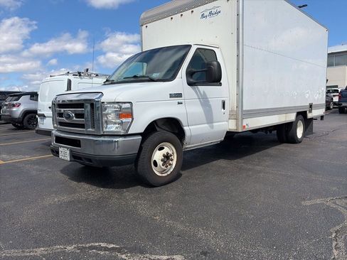 Used 2019 Ford E-350 and Econoline 350 Super Duty w/ Power Windows & Locks Group image 1