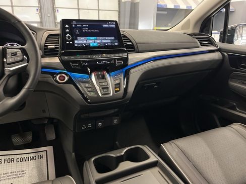 Used 2025 Honda Odyssey Elite image 30