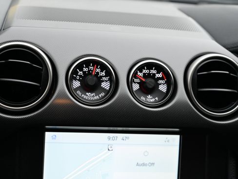 Used 2022 Ford Mustang Shelby GT500 w/ Technology Package image 32