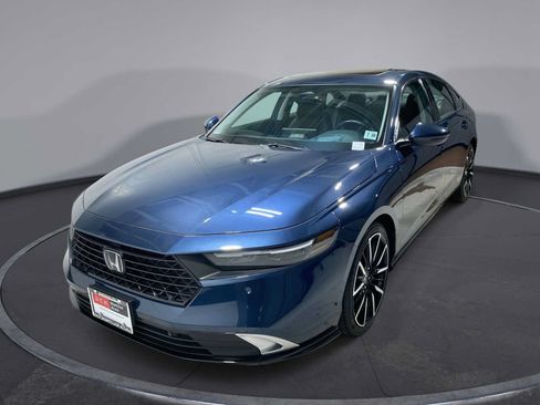 Used 2025 Honda Accord Touring image 1