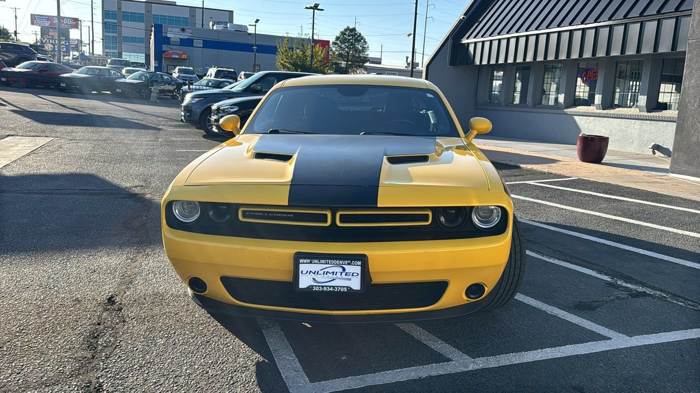 Used 2017 Dodge Challenger SXT RWD image 8