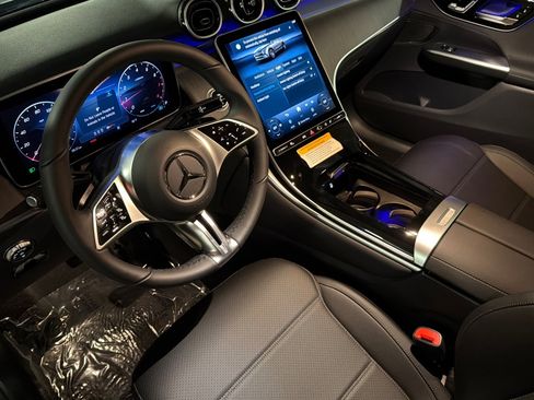 New 2026 Mercedes-Benz GLC 300 image 9
