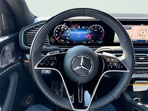 New 2025 Mercedes-Benz GLS 580 4MATIC image 14