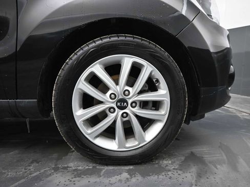 Used 2017 Kia Soul + image 10